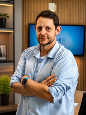 Dr. Junior Zanon